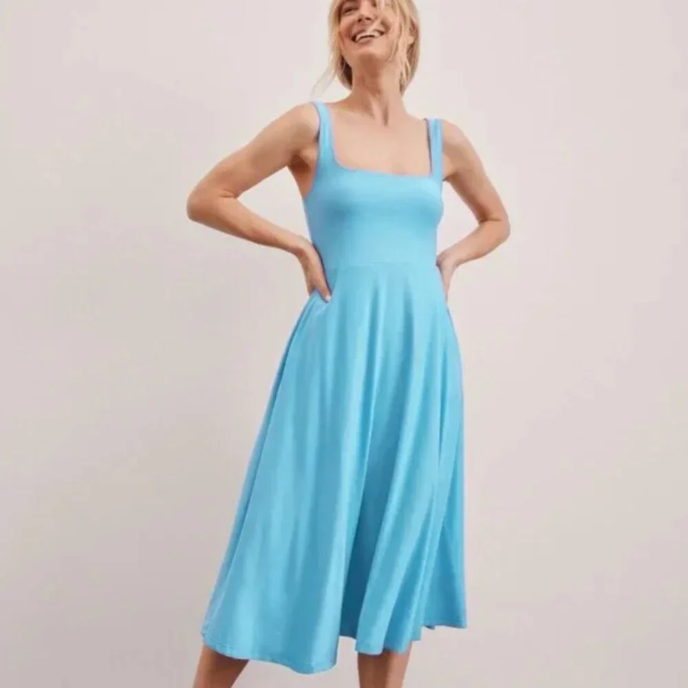 Beyond Yoga Featherweight At The Ready Capri Blue Square Neck Midi Dress - Picture 1 of 5